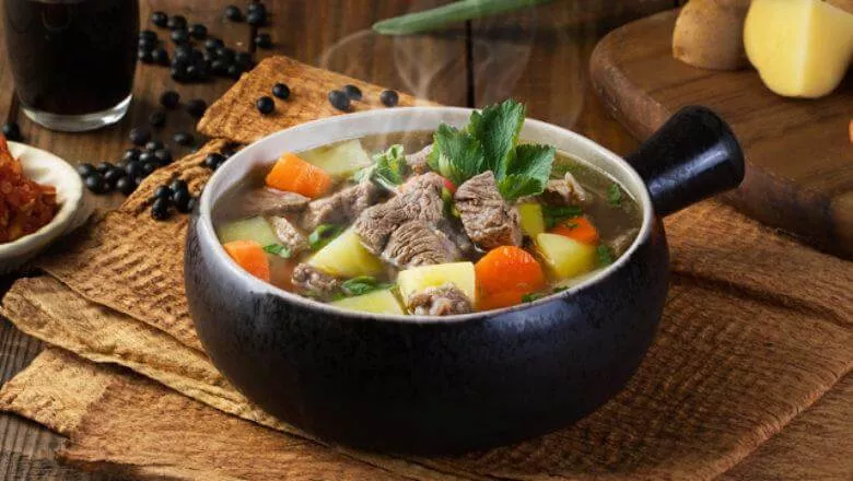 5 Resep Sop Daging Sapi Yang Lezat dan Bergizi