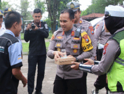 Curhat Sopir Bus, Ranting Pohon di Sumenep Membahayakan