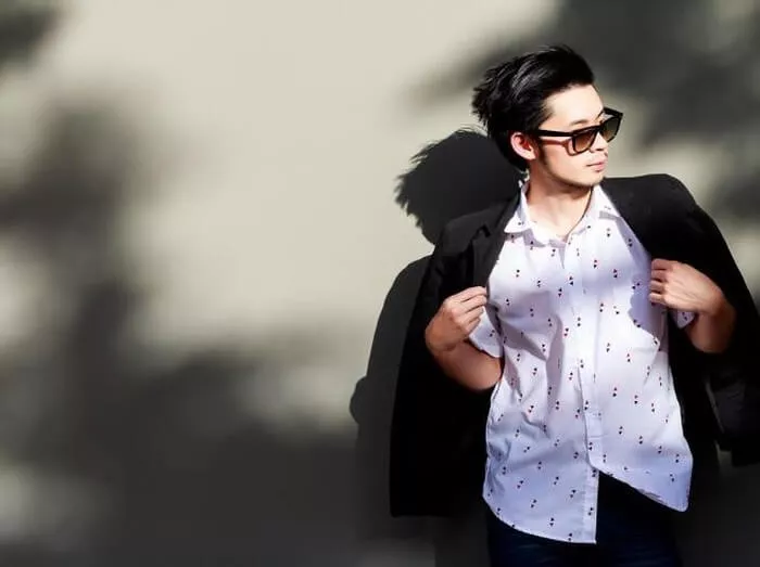 Dressed Up dengan Kemeja Berkancing