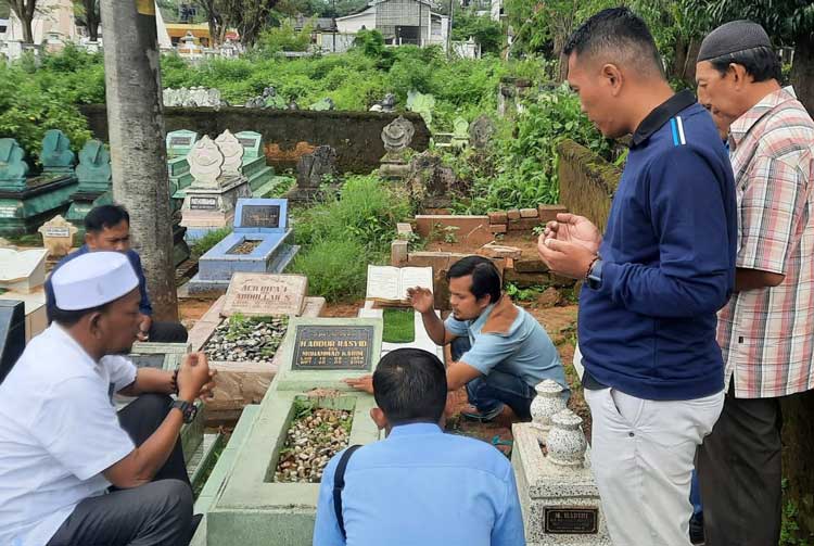 Jelang Perayaan HPN 2023, PWI Sumenep Ziarah ke Makam Tokoh PWI