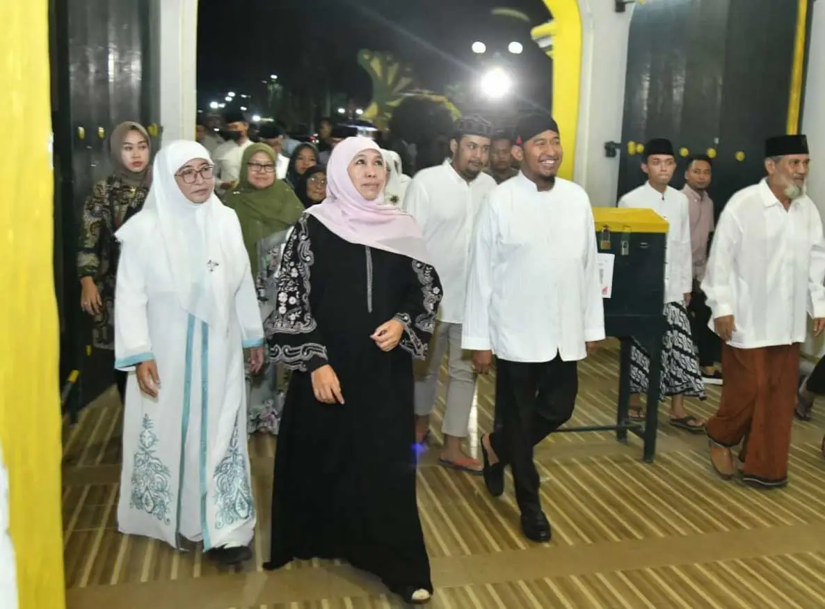 Gubernur Jawa Timur Kagumi Arsitektur Masjid Jami' Panembahan Somala Sumenep