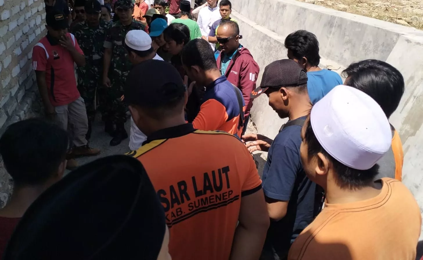 Breaking News-Bumi Bergetar dan Terdengar Bunyi Aneh, Moncek Tengah Sumenep
