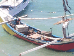 Perahu Tanpa Awak Terdampar di Sumenep Milik Nelayan Situbondo