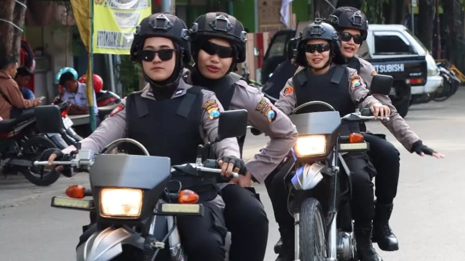 Polwan Polres Sumenep Gelar Patroli Bersepeda
