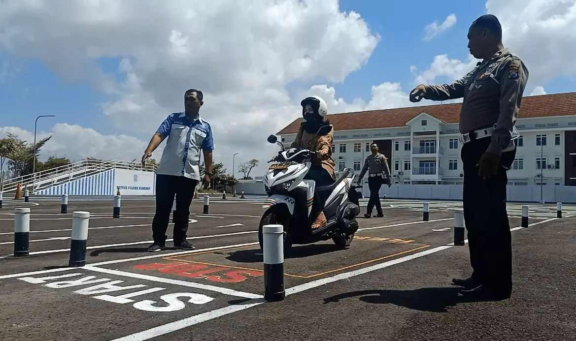 Ujian Praktik SIM Angka 8 dan Zig-Zag Diubah, Puluhan Warga Sumenep Lolos