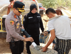 20 Tahun Akpol Mengabdi, Salurkan 6 Truk Tangki Air Bersih Bagi Warga Sumenep