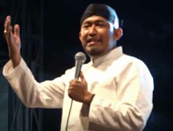Di Depan Mahfud MD, Achmad Fauzi Beri Pantun Pemilu 2024