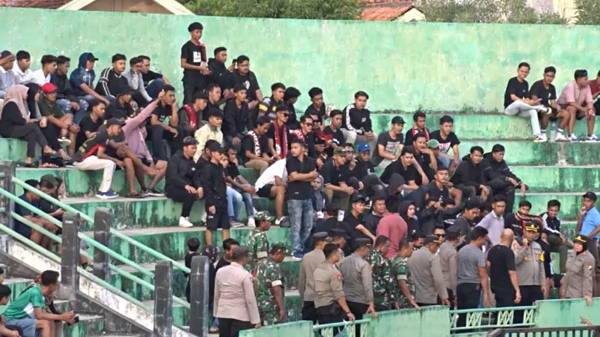 Laga Sempat Terhenti, Perssu Mc Tekuk 1-0 Kontra Persepam - Portalmadura.com Laga Sempat Terhenti, Perssu MC Tekuk 1-0 Kontra Persepam