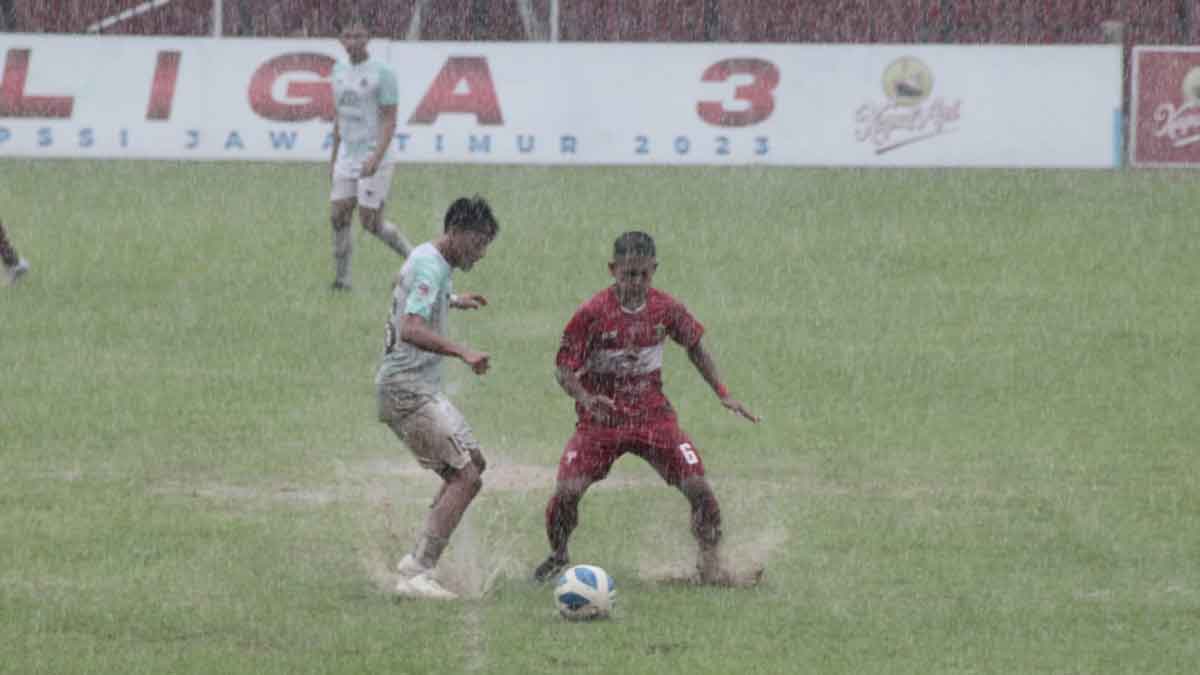 Berjibaku di Tengah Hujan Deras, Perssu MC Gunduli Suryanaga 2-0