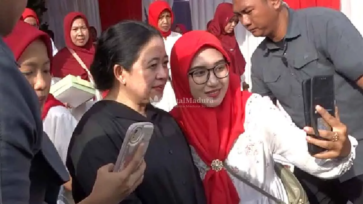 Momen Emak-emak Sumenep Kerumuni Puan Maharani, Ajak Swafoto hingga Dikejar ke Mobil
