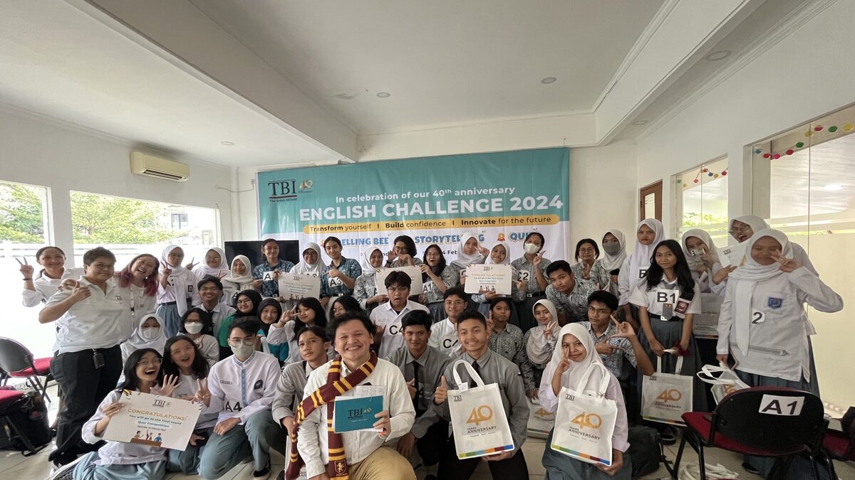 Perayaan dan Pertandingan Bahasa Inggris untuk Pemuda Indonesia Merayakan 40 Tahun Keberadaan The British Institute (TBI)