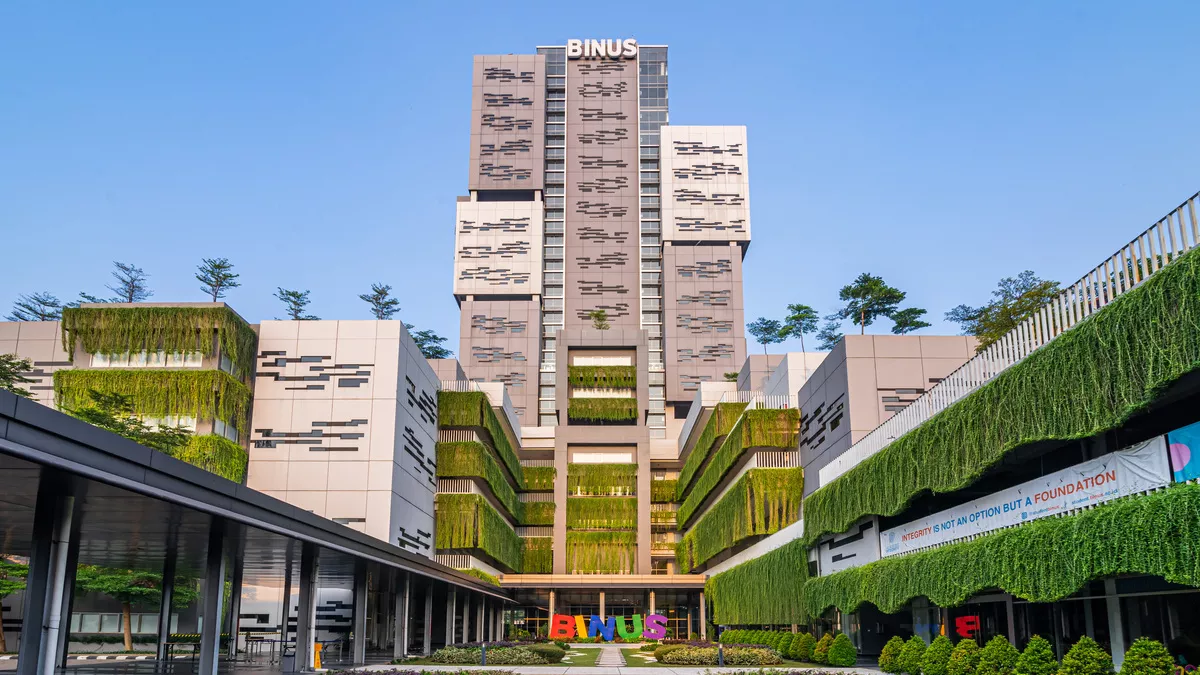 BINUS UNIVERSITY Naik Peringkat di QS World Rankings 2024 untuk Dua Bidang Ilmu