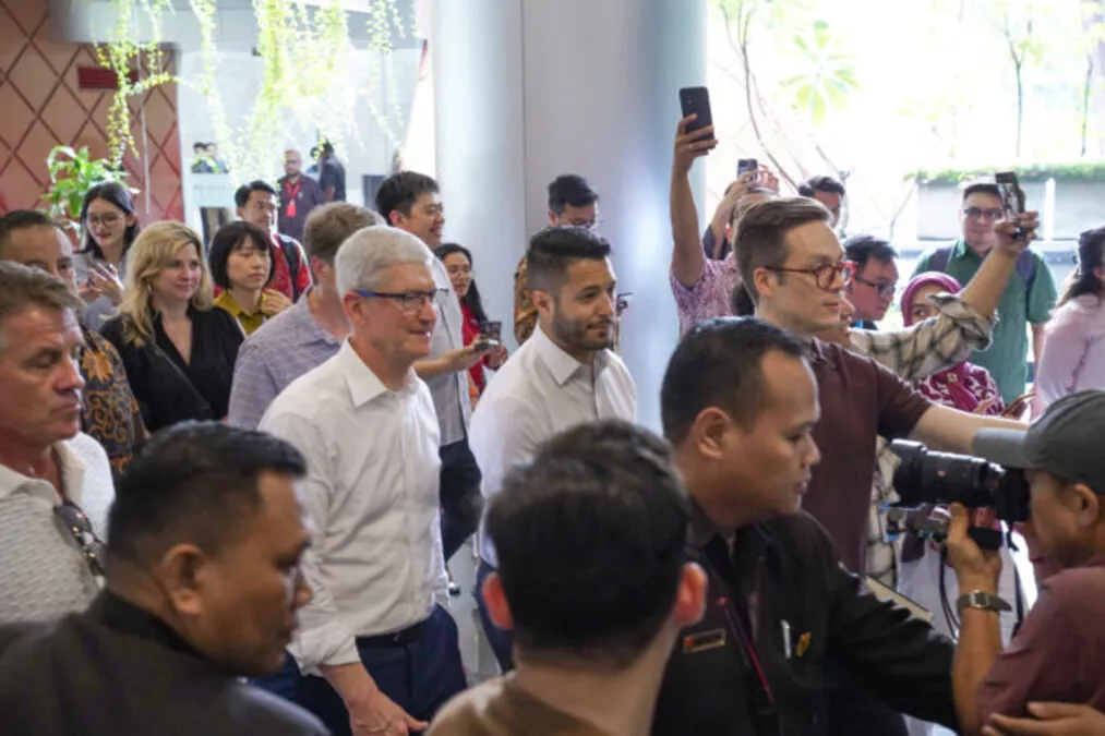 Tim Cook di Apple Developer Academy @BINUS, Dorong Talenta Digital Indonesia