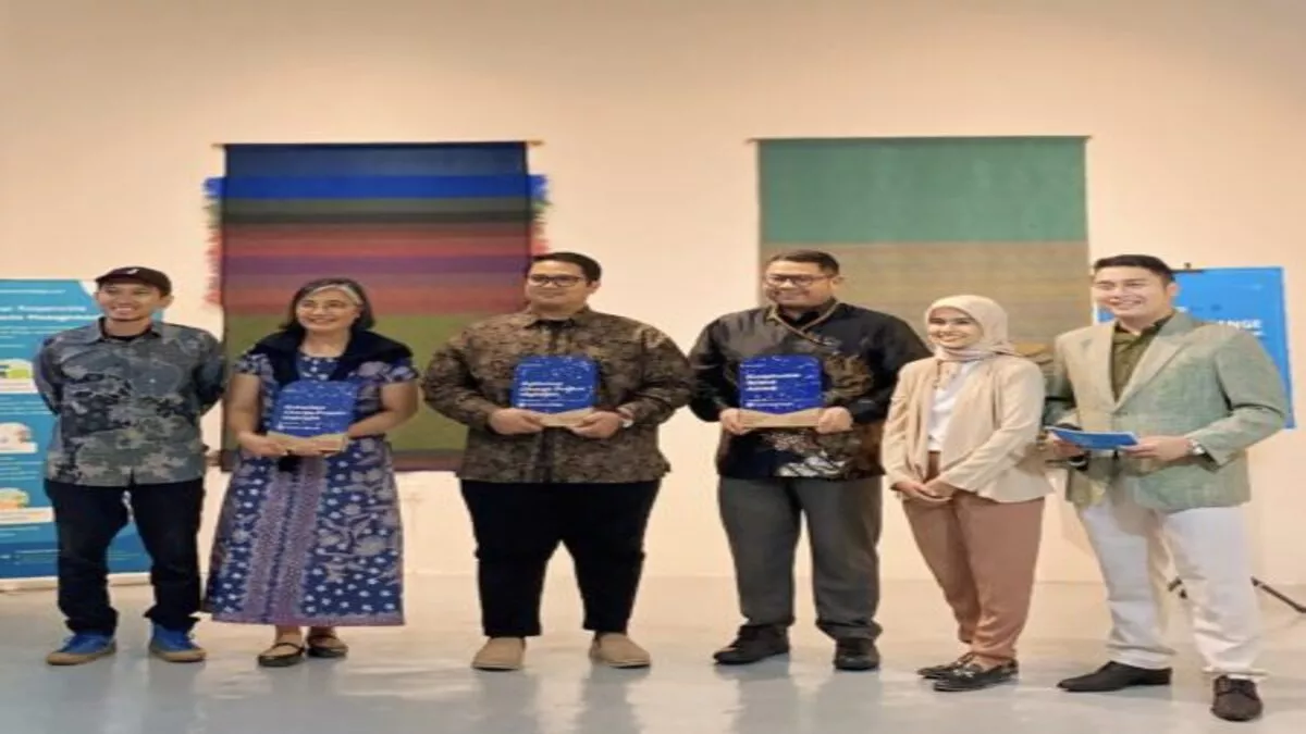 Penganugerahan Award4Change di Hari Tanpa Sampah Sedunia 2024
