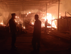 Kebakaran Gudang Pabrik Mebel, 9 Jam Api Belum Padam