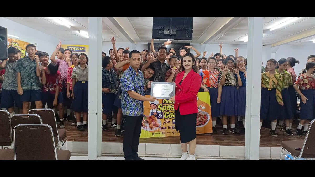 Pelatihan Public Speaking dan Keseruan Bersama PRONAS di SMP KASIH BAGI BANGSA