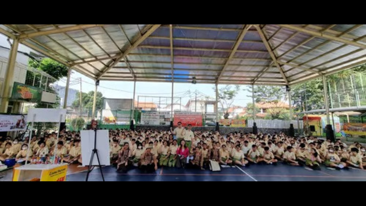 Workshop Seru Public Speaking di SMP Sang Timur