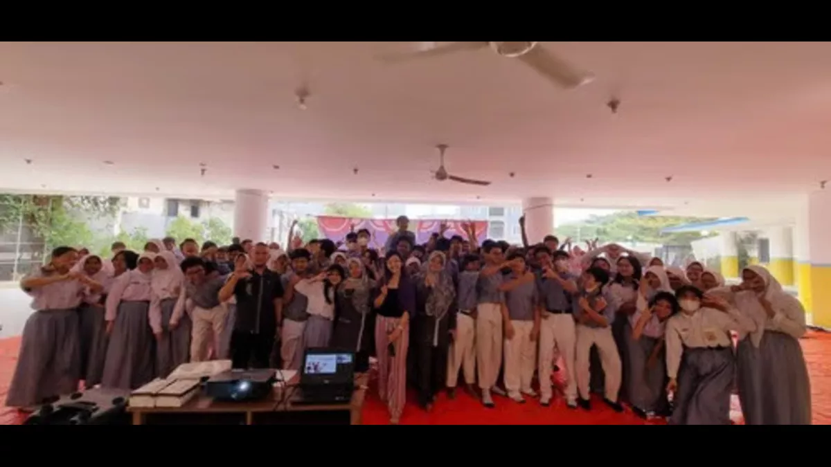 Workshop Public Speaking Coach Priska di SMK Bank Dagang Negara