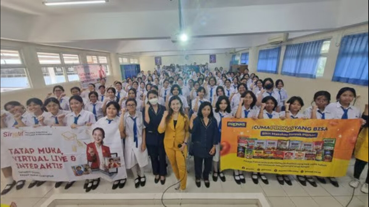 Coach Priska Gelar Workshop Public Speaking di Tarakanita