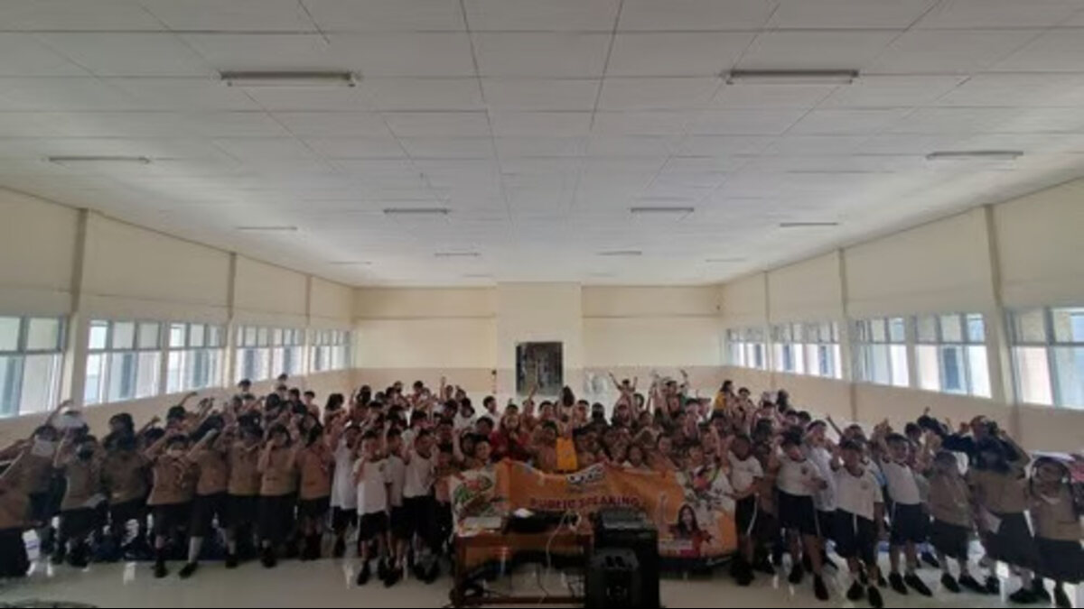 Workshop Kreatif di SD DAMAI Bersama Priska Sahanaya