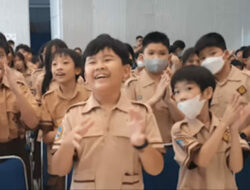 Coach Priska Ajak Siswa SD Kemurnian 1 dan 2 Tingkatkan Public Speaking