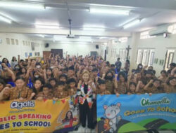 Coach Priska Latih Public Speaking di SD Regina Pacis