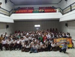 Seminar Public Speaking oleh Priska Sahanaya di SMA PELITA IV
