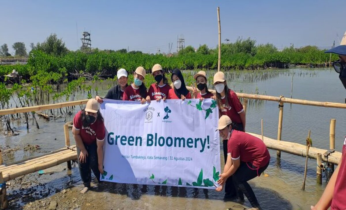 Bloomery Patisserie Tanam 700 Mangrove dalam Kampanye #GreenBloomery