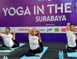 Celebrity Fitness Gelar Yoga Outdoor untuk World Wellness Weekend 2024