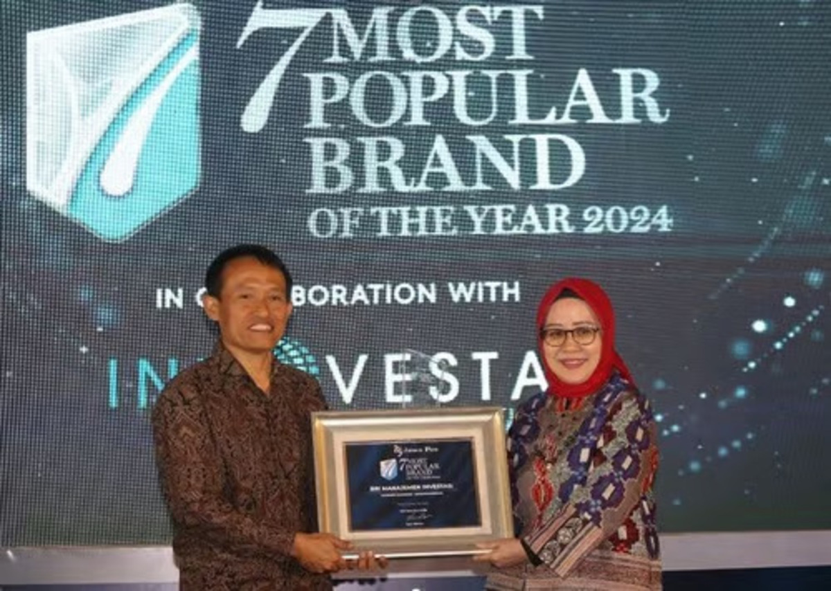 Dokumentasi BRI-MI Raih Penghargaan (Sumber : PT BRI Manajemen Investasi)