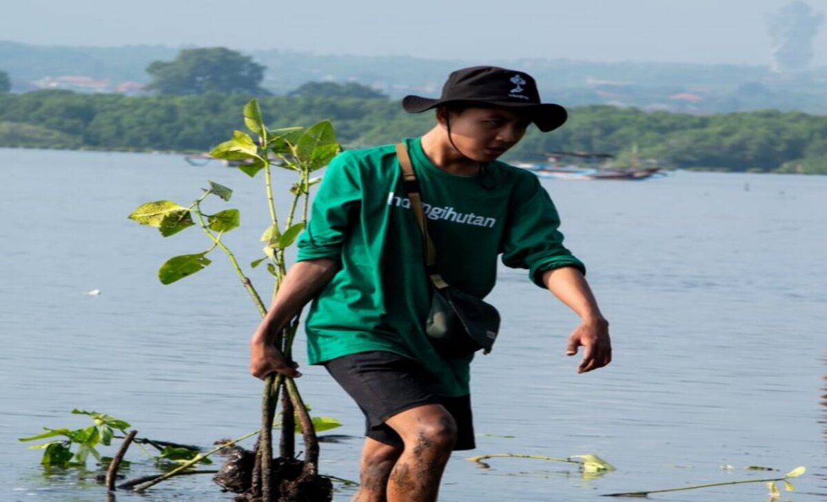 LindungiHutan Luncurkan Program POLUTREE untuk Pengurangan Emisi