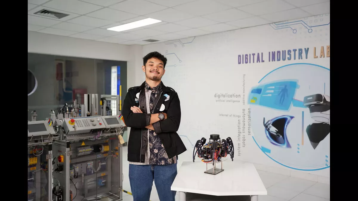 Barachinida: Robot Navigasi Otonom Karya Mahasiswa Binus - Portalmadura.com Dokumentasi Berita (Sumber: BINUS Media & Publishing)