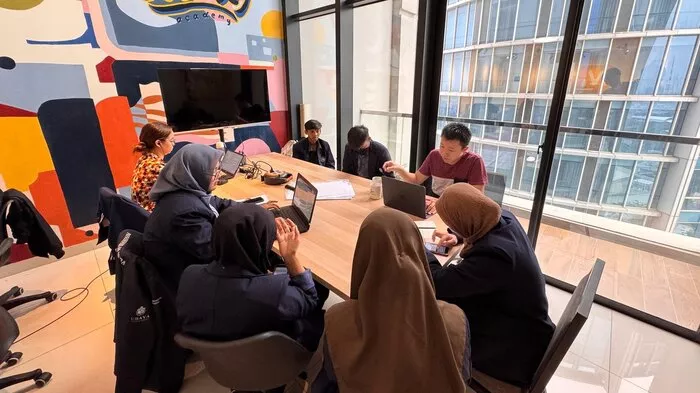 Mahasiswa UNESA Kembangkan Bisnis Lipbalm dengan Bahan Alami
