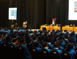 Kisah Inspiratif Anak Guru di Wisuda BINUS @Malang