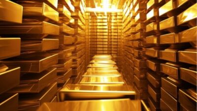 Harga Emas Tertekan Dolar dan Imbal Hasil Obligasi