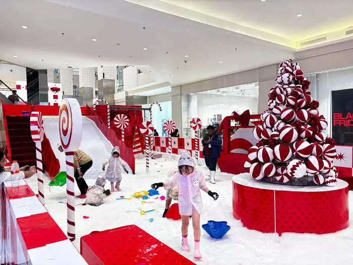 Jolly Wonderland: Serunya Natal di Mall of Indonesia