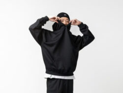 Hoodie dan Jaket Bodypack: Tren Streetwear yang Nyaman