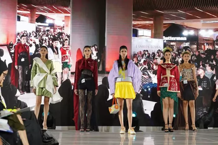 Mahasiswa BINUS Raih Prestasi di Fashion Design Contest YouC1000