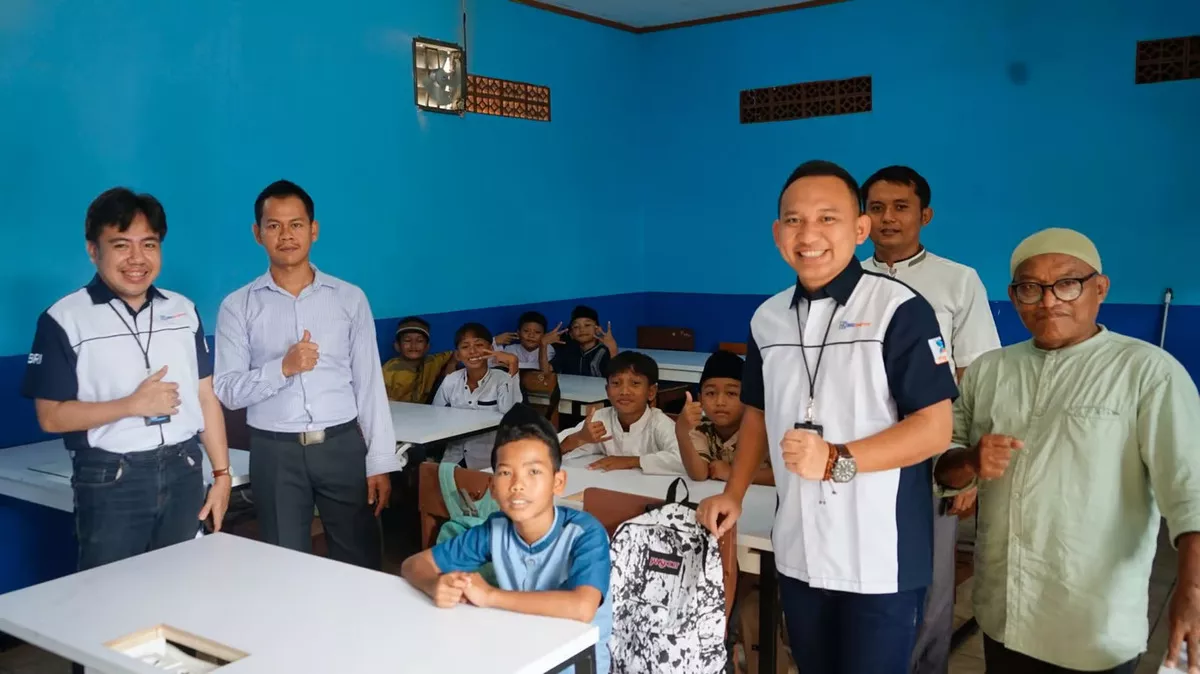 BRI Finance Dukung Pendidikan dengan Perabot Ramah Lingkungan