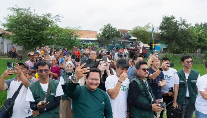 Eratani Perkenalkan Teknologi Drone untuk Petani Jawa Barat