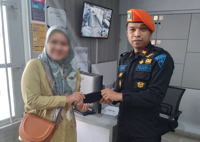 32/32 ChatGPT said: KAI Amankan 957 Barang Tertinggal Senilai Rp1,1 Miliar