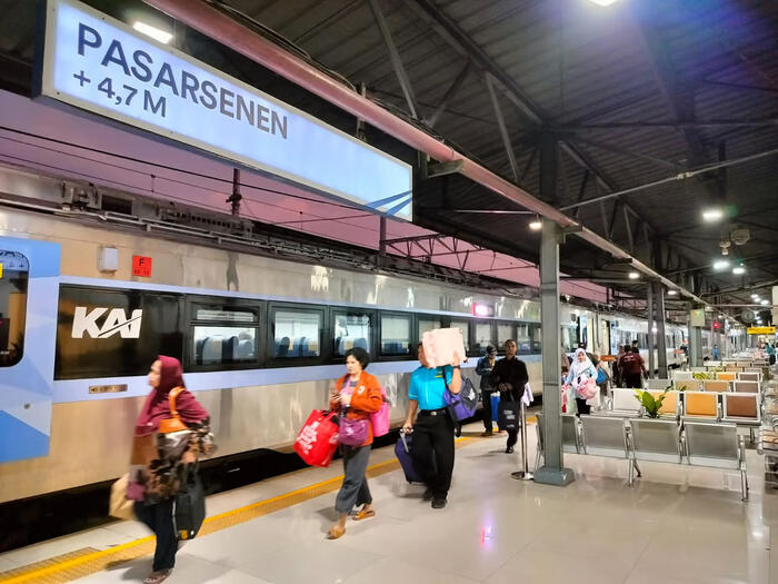 Tiket Kereta Api Ludes! Okupansi Jarak Jauh Capai 117%