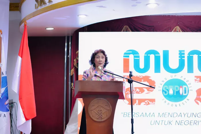 Ibu Susi Pudjiastuti Terpilih Ketua Umum Stand Up Paddle Indonesia
