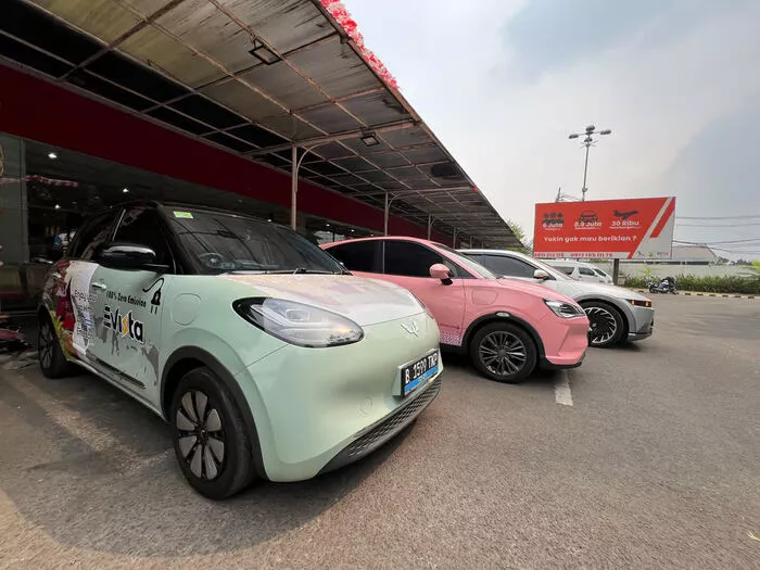 Evista Tawarkan Perjalanan Nyaman dengan Taksi dan Rental Mobil Listrik