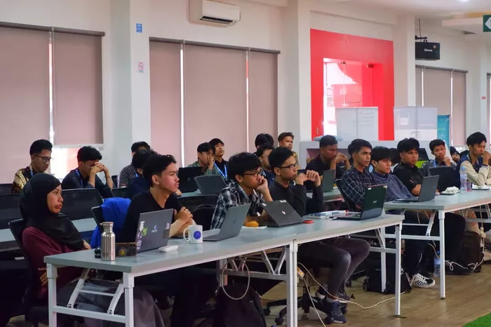 Indigo dan Google Developer UNM Gelar Workshop Tailwind CSS