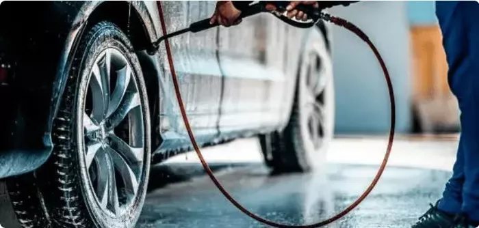 7 Tips Merawat Mobil Saat Musim Hujan