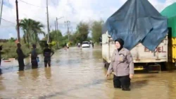 Hujan Deras, Jalan Sumenep-Pamekasan Banjir Setinggi Lutut Orang Dewasa