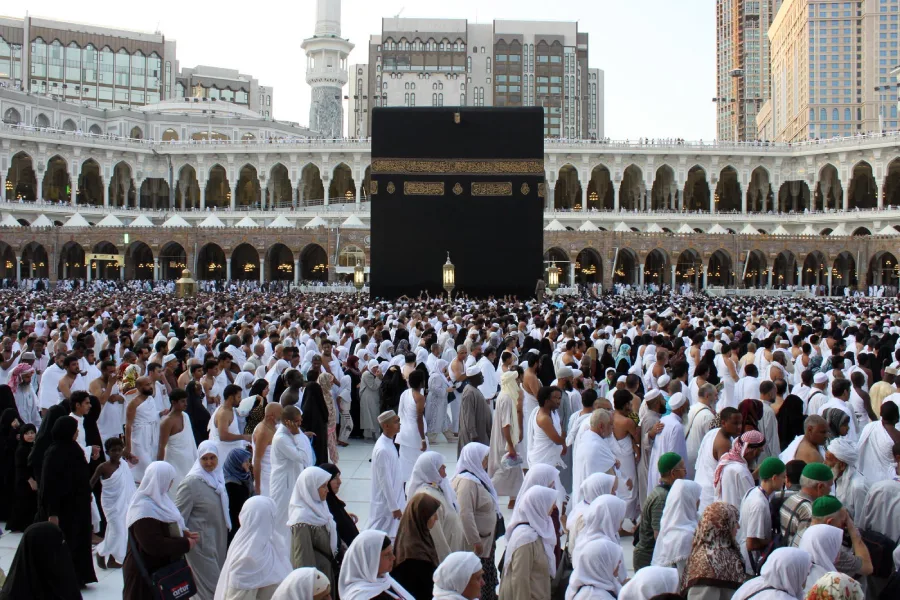 Puluhan Jemaah Asal Madura Tertahan di Bandara Jeddah karena Berangkat Haji Tanpa Visa Resmi