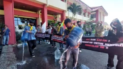 Mahasiswa Pecinta Alam Gelar Aksi Bisu, Kritik Lambatnya Penanganan Banjir di Sumenep