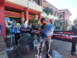 Mahasiswa Pecinta Alam Gelar Aksi Bisu, Kritik Lambatnya Penanganan Banjir di Sumenep